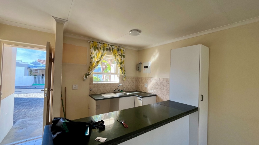 2 Bedroom Property for Sale in Whispering Pines Western Cape